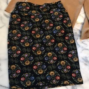 Floral LuLaRoe Cassie pencil skirt
